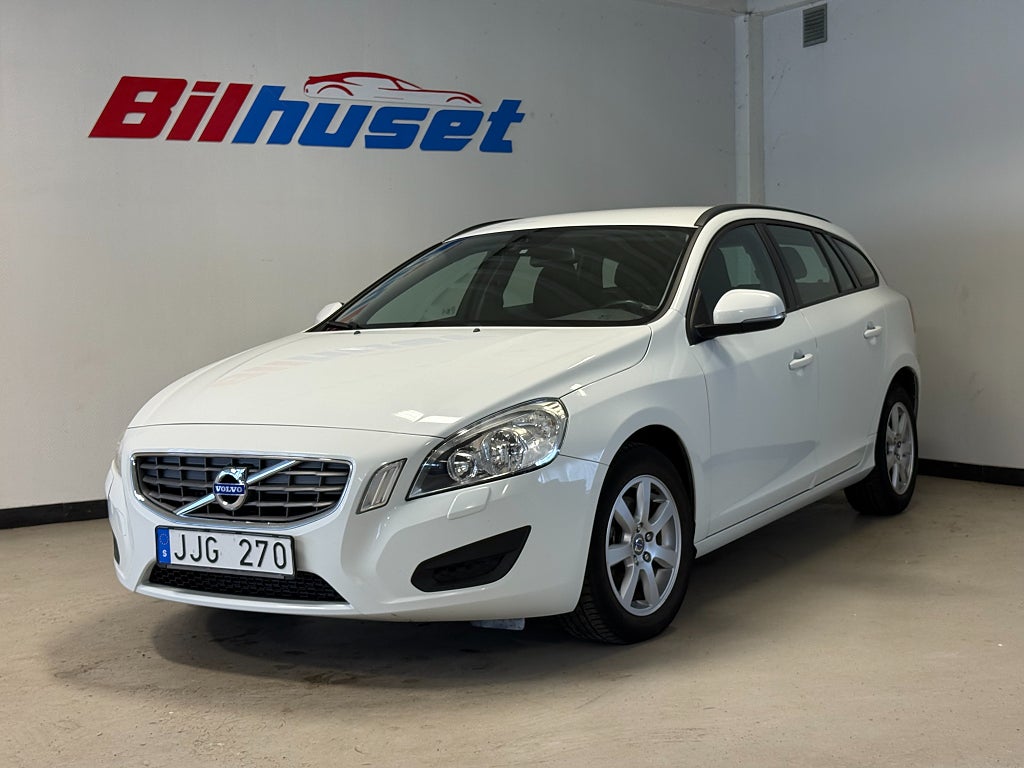 Volvo V60 D2 Momentum Nordic Edition Kamrembytt En-ägare