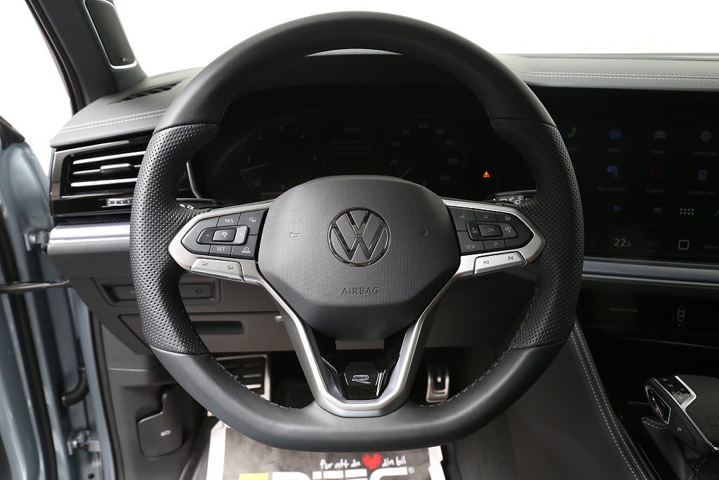 Volkswagen Touareg 3,0 V6 TDI R-Line Final Edition 4M Värme Drag Leasbar 2026