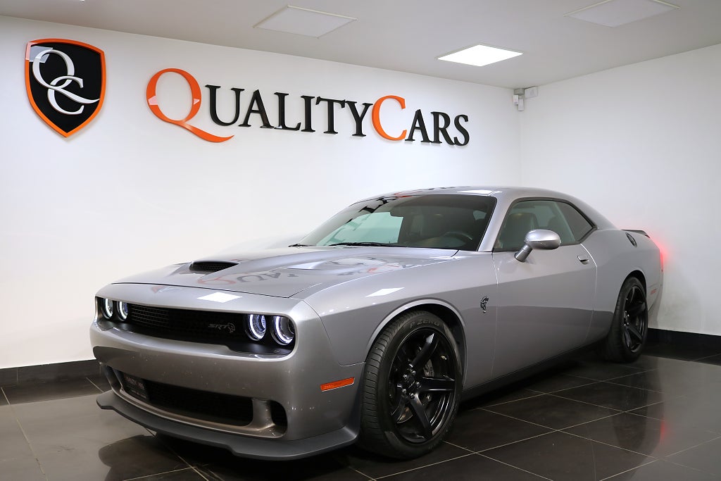 Dodge Challenger SRT Hellcat 717HK / H/K ljud/ Såld ny i sverige