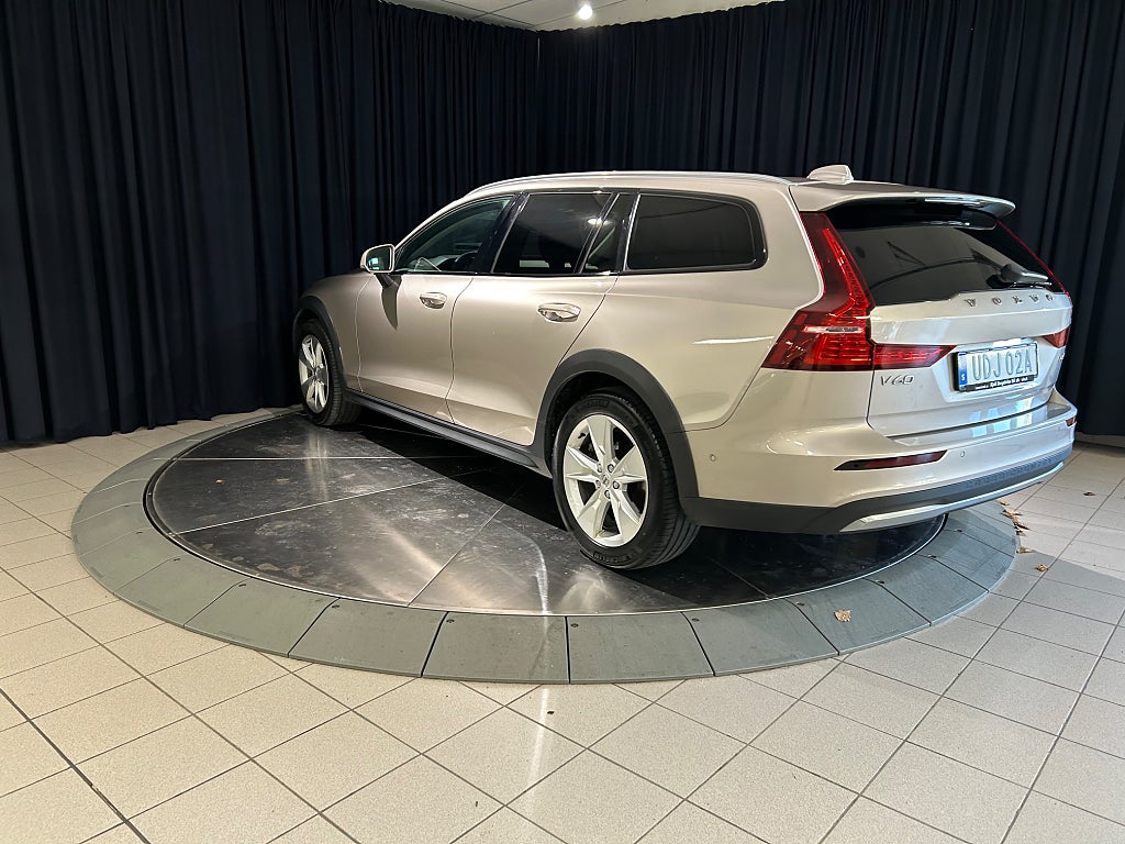 Volvo V60 Cross Country 2024 - miniatyr 5