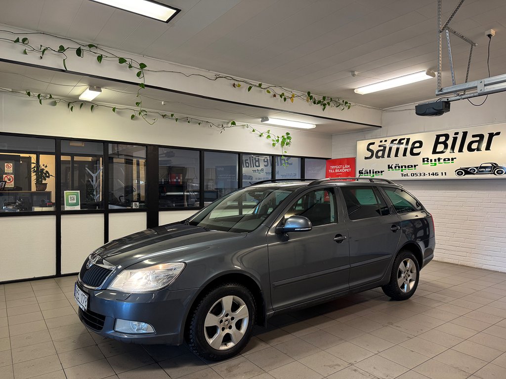 Skoda Octavia Kombi 1.6 TDI Elegance/Drag/Värmare/Nybesiktad