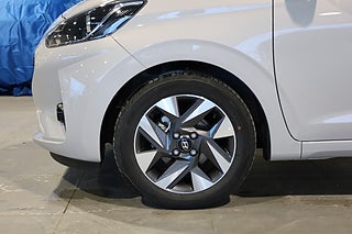 Halvkombi Hyundai i10 7 av 20