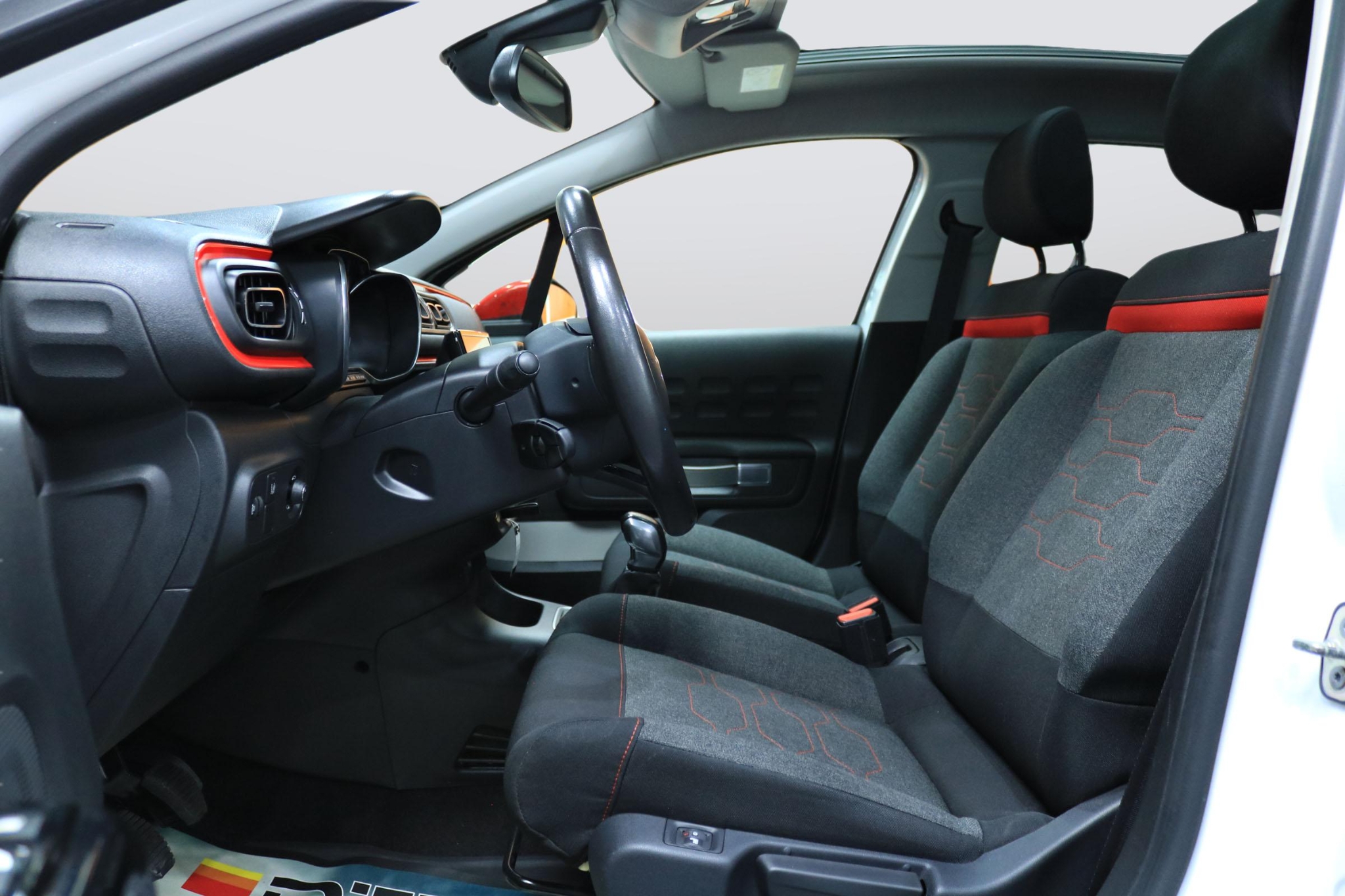 Citroen C3 1.2 PureTech 110hk 2018, bild 6/67