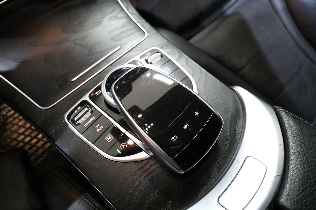 Mercedes-Benz GLC220 d 2017 - miniatyr 12