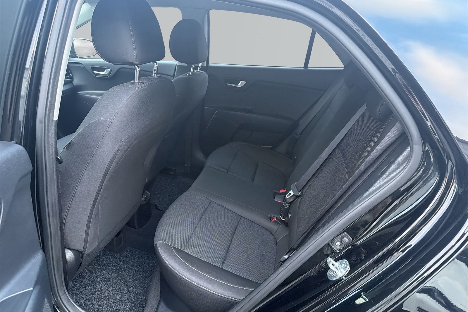 Kia Rio 1.0 T-GDI DCT Advance Carplay Backkamera Rattvärme 2021 - miniatyr 10