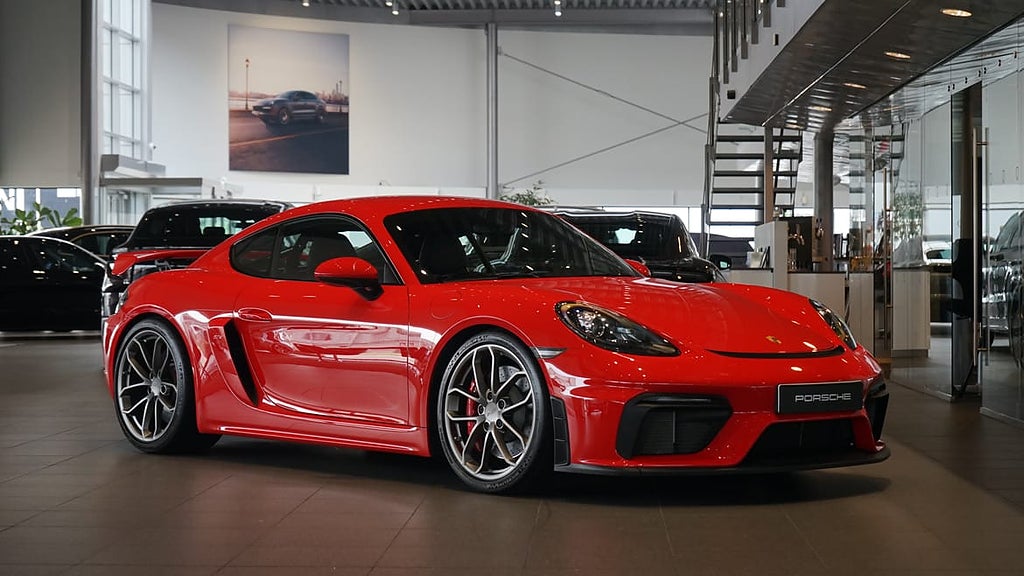 Porsche 718 Cayman GT4