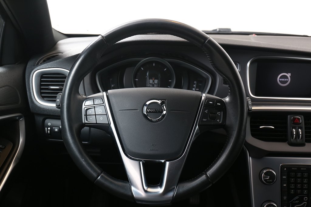 Volvo V40 Cross Country D4 190hk Summum Aut Navi Drag VOC 2018