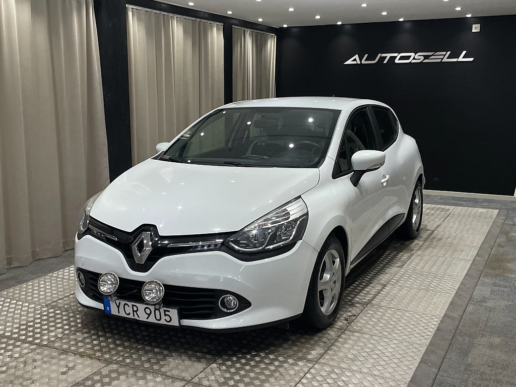 Renault Clio 1.5 dCi Expression Navi Farthållare Bluetooth Nyservad