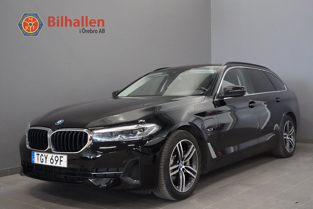 BMW 530e xDrive Touring Sport Line Hybrid /Kamera Drag Värmare 