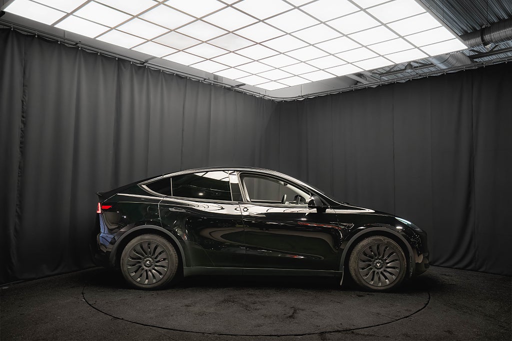Tesla Model Y Long Range AWD PANO LÄDER KAMERA 1-ÄGARE 91.5%SoH MOMS