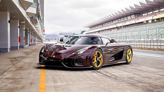 Koenigsegg Regera sticker minst sagt ut. Foto: Instagram/kenmsaito