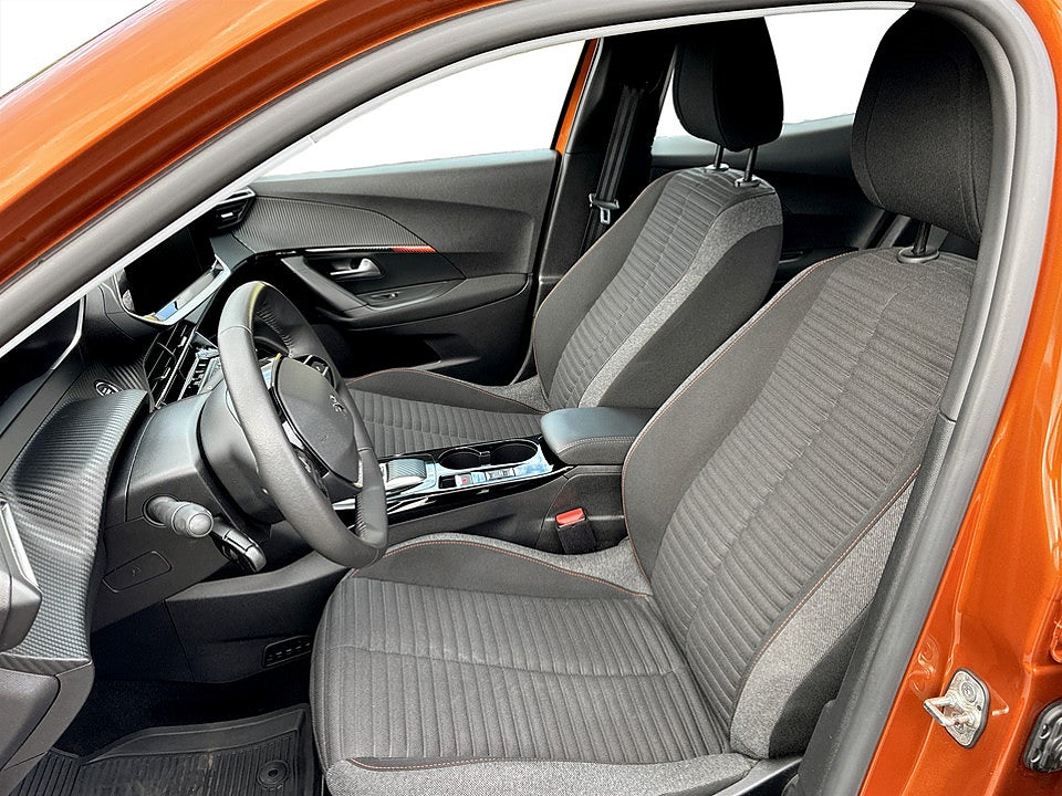 Bild på Peugeot e-2008 Active 50 kWh 136hk Aut CARPLAY