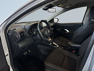 Toyota Yaris Hybrid CVT Active S&V-hjul/Adaptiv Farthållare/Kamera – bild 7
