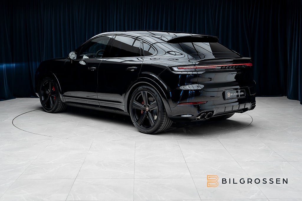 Porsche Cayenne GTS Coupé Kolfiber Burmester P-Disp Bakaxelstyrning NY