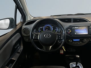 Toyota Yaris Hybrid e-CVT S&V-hjul/Kamera/Farthållare/Bluetooth