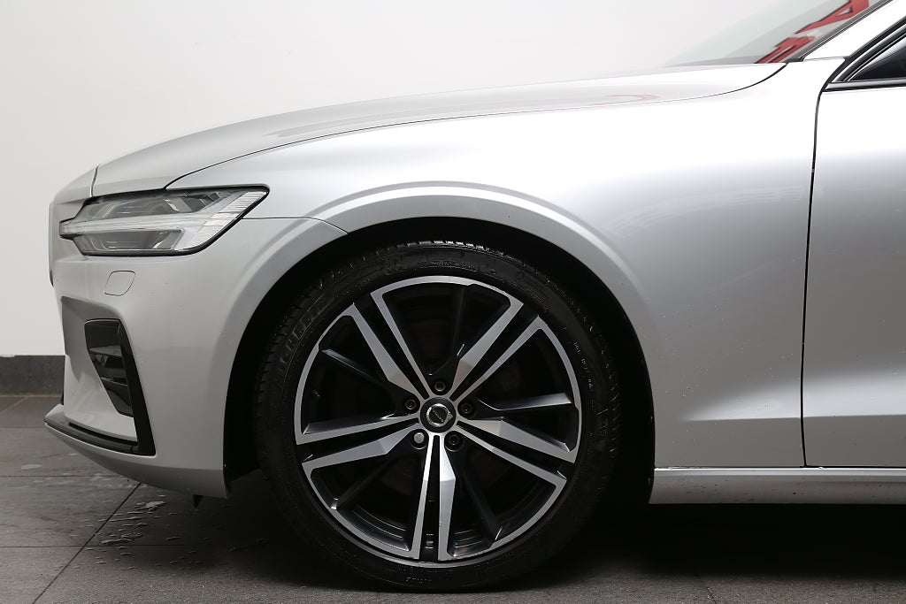 Volvo V60 T5 250hk R-Design Aut 360° Kamera I Head up I Panorama 2019