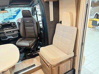 Husbil-halvintegrerad Kabe Travel Master Royal X 780 LGB 15 av 32