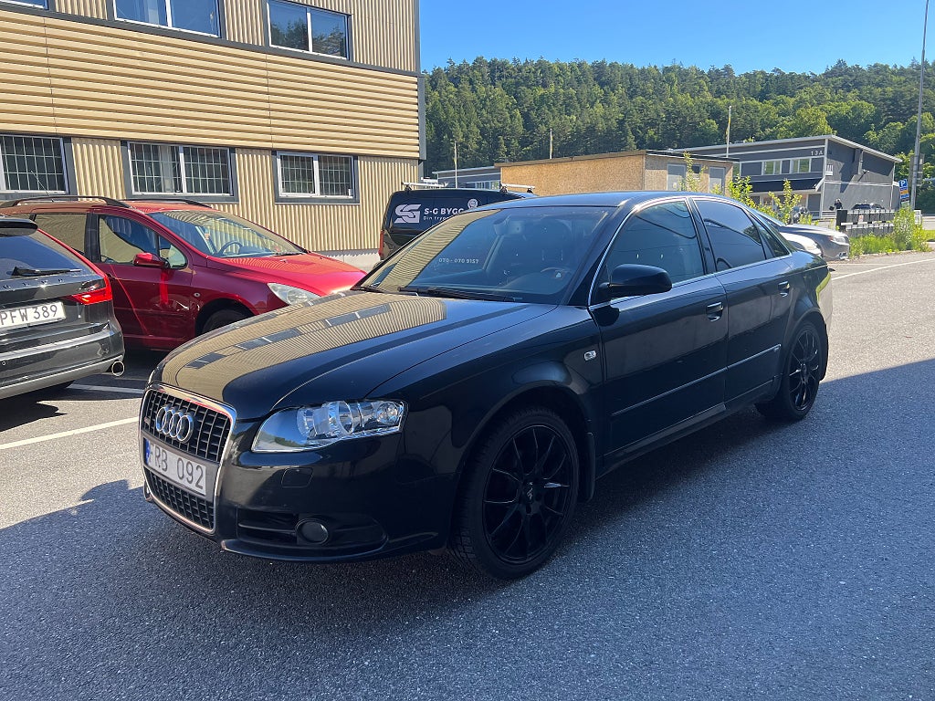 Audi A4 Sedan 2.0 TDI S- Line 