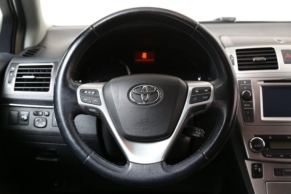 Toyota Avensis 1,8 147hk Edition 50 Kombi Navi Motorv Dragkrok 2015