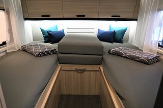Husbil-halvintegrerad Sun Living S75 SL 18 av 25