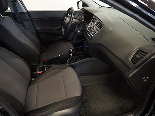 Halvkombi Hyundai i20 13 av 22