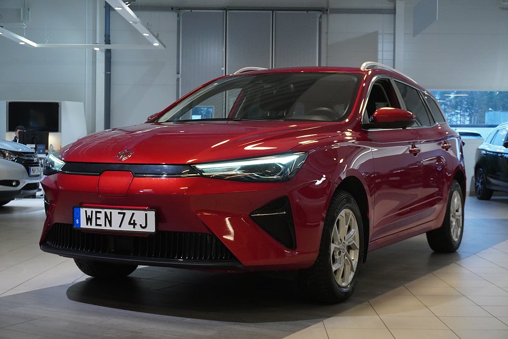 MG 5 0,95% ränta Luxury Fartpilot Kamera Apple CarPlay