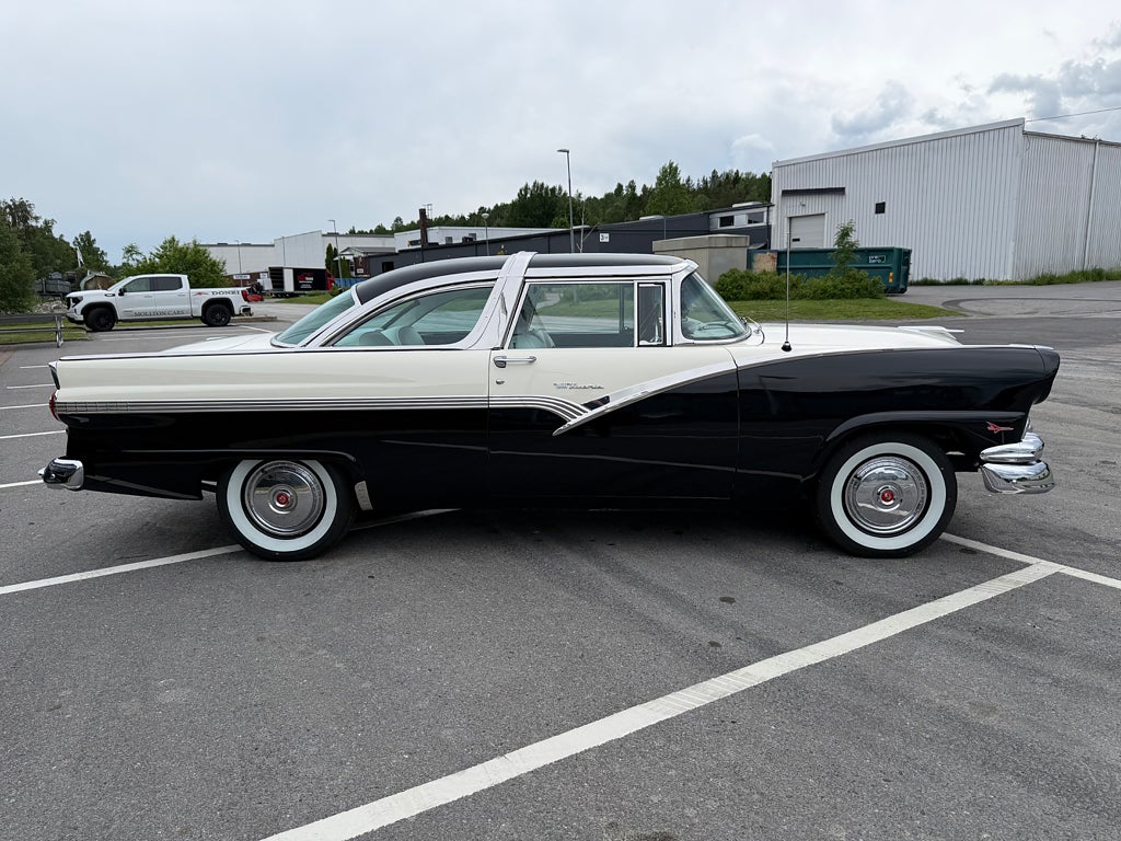 Ford Fairlane Crown Victoria 4.8 V8 Fordomatic