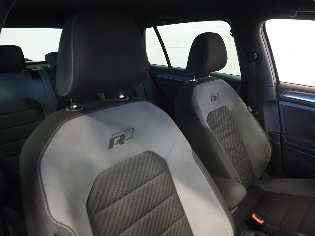 Volkswagen Golf 1.5 TSI 150hk GT R-Line Drag Kamera Pluspaket Keyless 2020