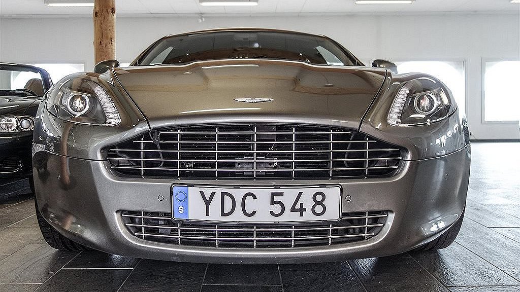 Aston Martin Rapide importerades från Frankrike 2016 och har totalt rullat 7 400 mil.