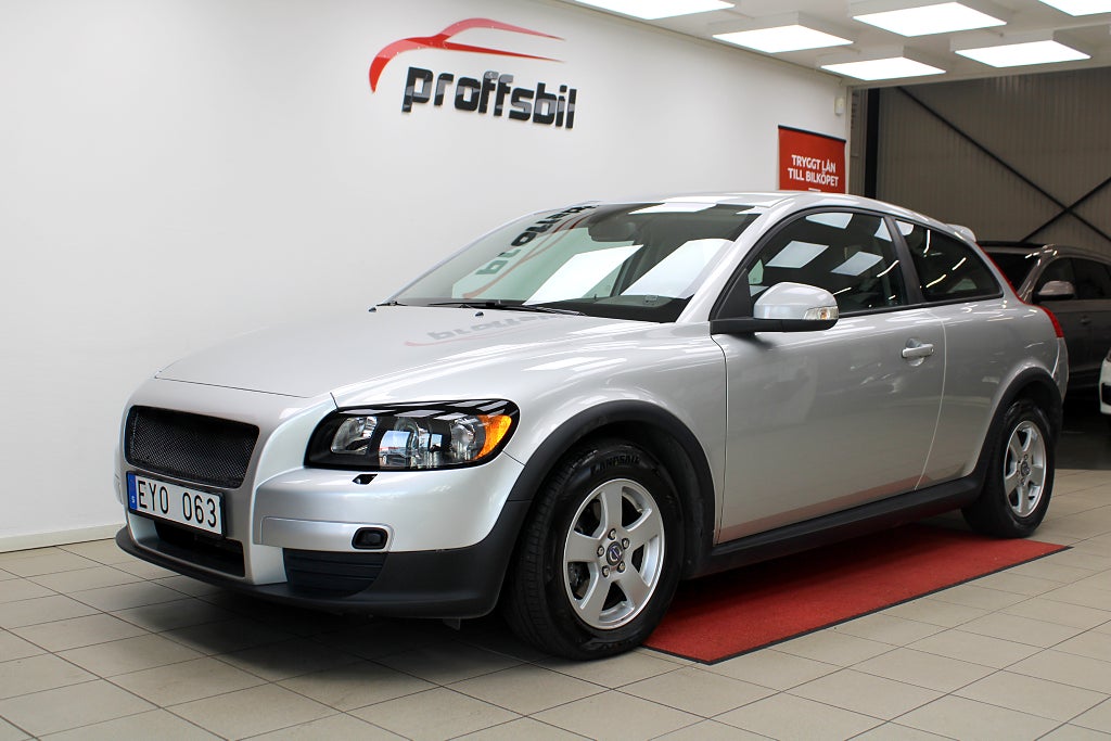 Volvo C30 1.8 Flexifuel Kinetic Euro 4-Låg mil Nybesiktigad