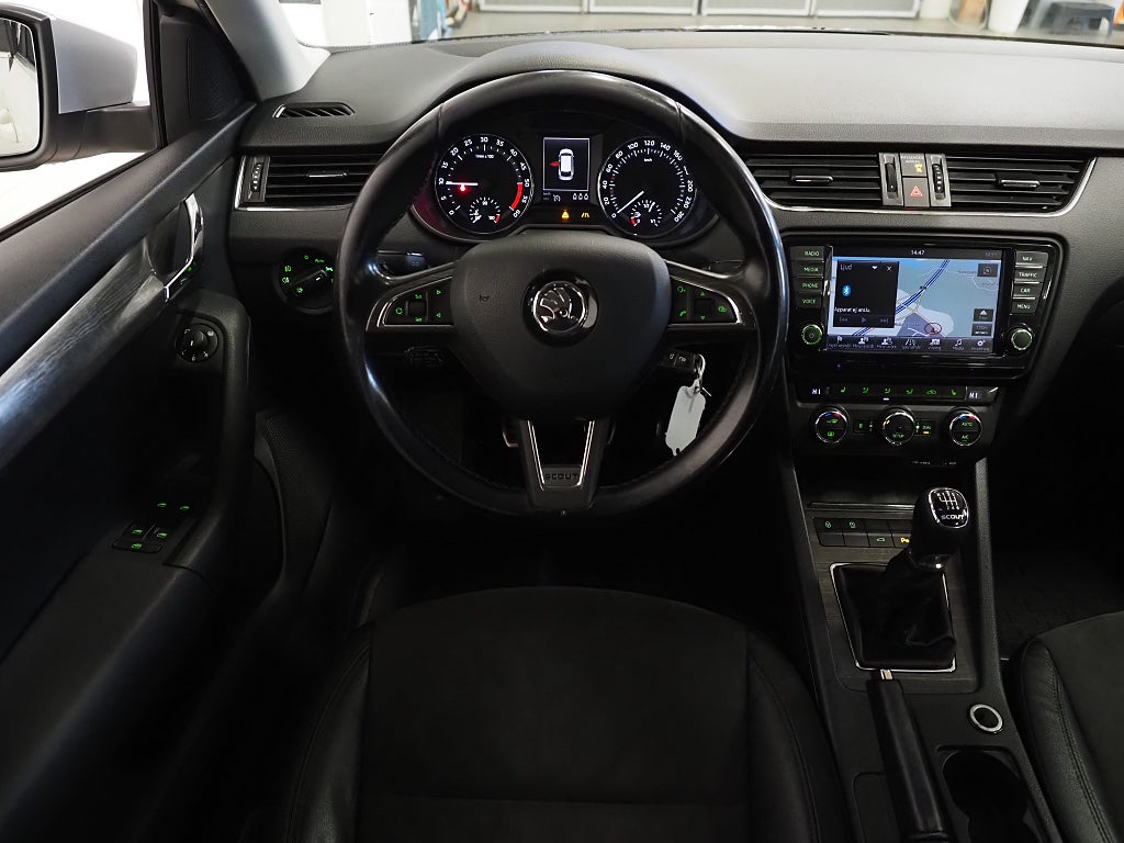 Skoda Octavia Scout 2.0 TDI 150hk 4x4 | Drag | D-värm | Navi |