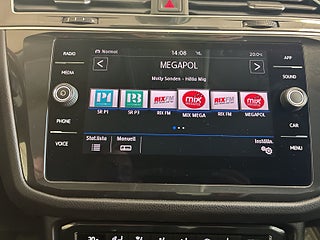 Volkswagen Tiguan 1.4 TSI 4Motion Base Drag Mvärmare Bkamera CarPlay S&V – bild 12