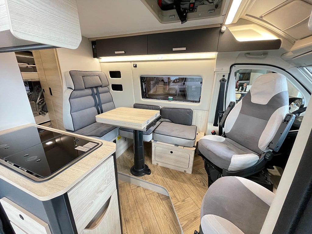 CHALLENGER F&S Edition / Solcell / Webasto / Litium / 5 bältad / Pop-Up - CHALLENGER