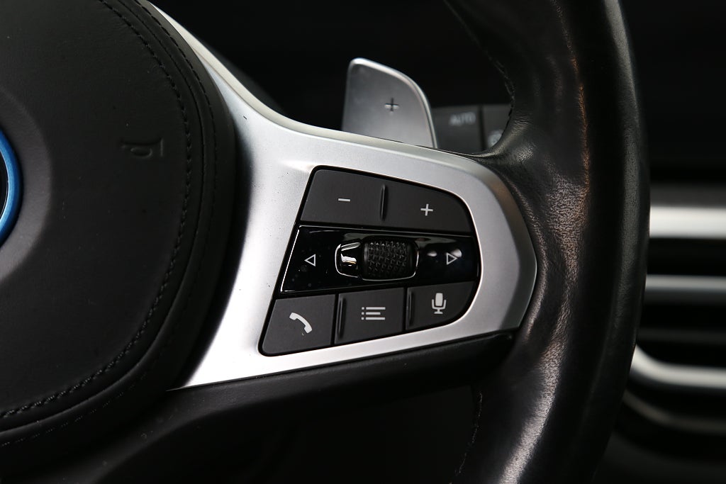 BMW 330e xDrive Touring M-Sport Aut Drag HiFi Aktiv Farth. 2023