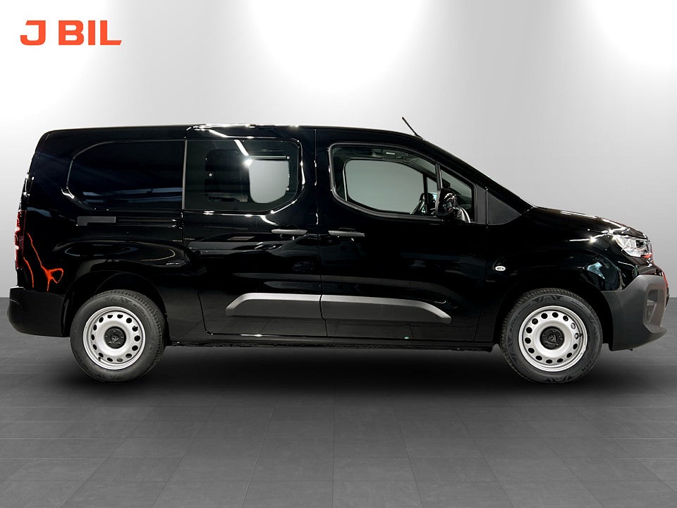 Bild på Peugeot Partner Crew Cab 130hk Aut - EDITION! SERVICE & V-HJUL INGÅR!