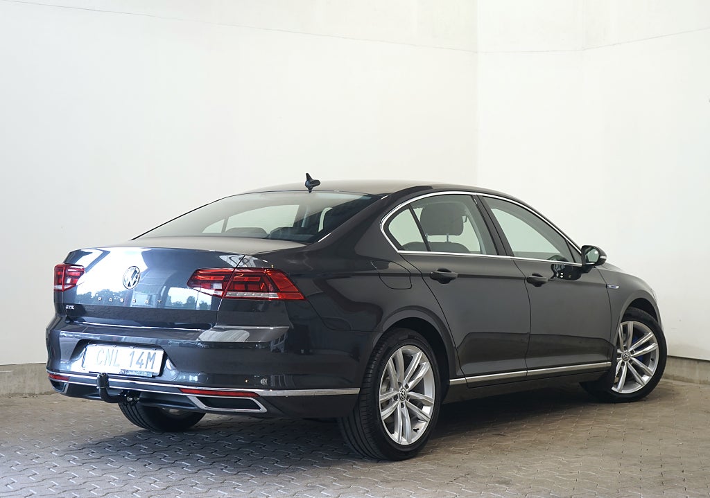 Volkswagen Passat GTE 1.4 GTE Automat Värmare Dragkrok Carplay Navi 218hk