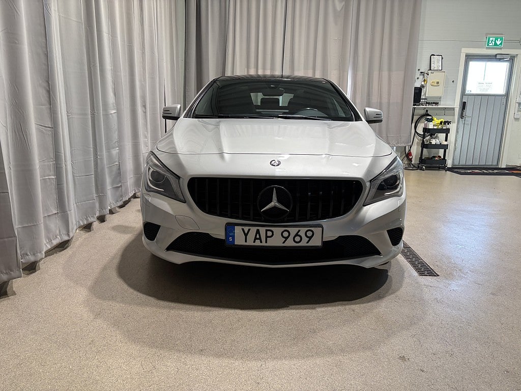 Mercedes-Benz CLA 200 7G-DCT Urban Line Bkam Pano Skinn Navi Drag Ambligh
