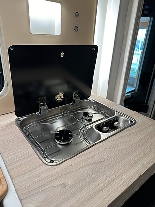 Husbil-halvintegrerad Wingamm Oasi 540 140HK AUT 12 av 28