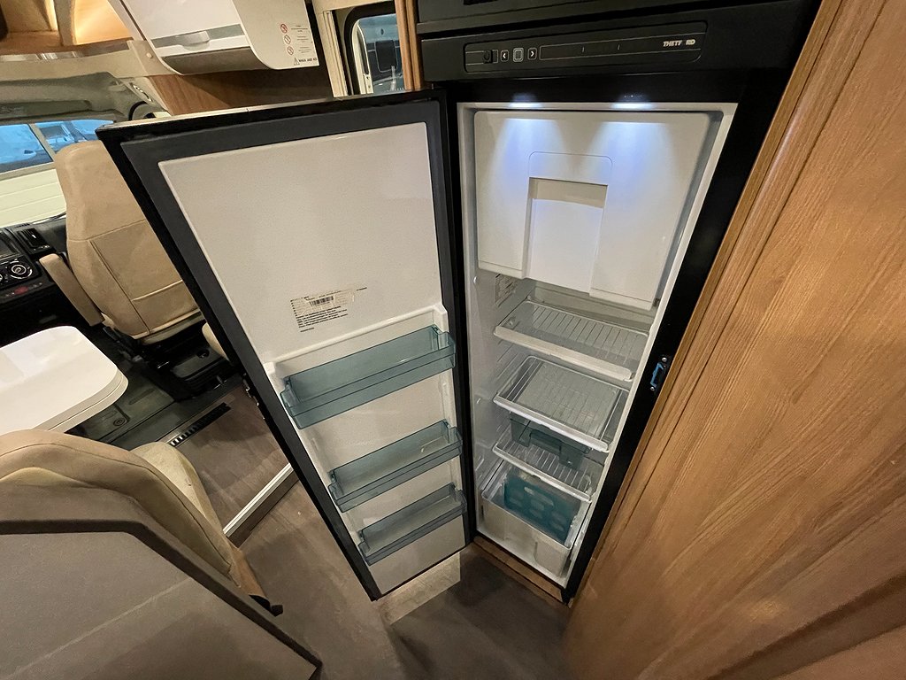 Adria Matrix Plus 670 SC /Taksäng/ALDE/5 bältad/160hk/Queen - Adria
