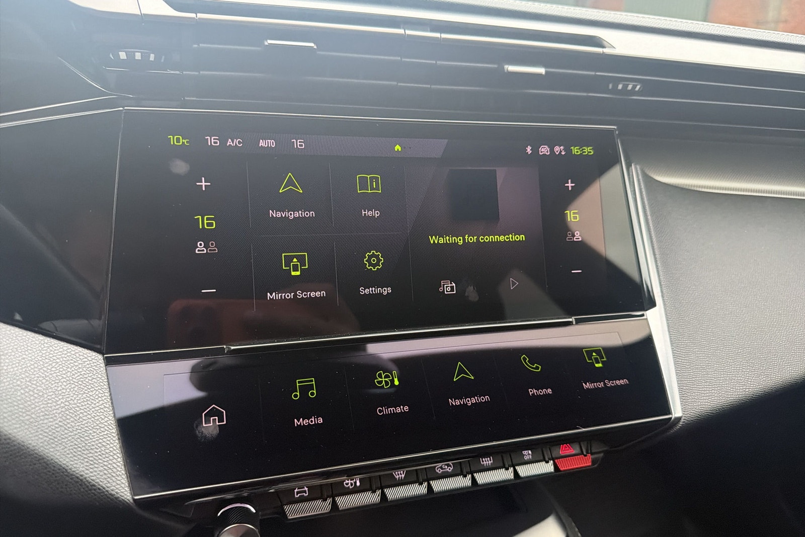 Peugeot 308 1.2 PureTech 130 GT Cockpit Kamera Navi Rattvärme 2023 - miniatyr 18