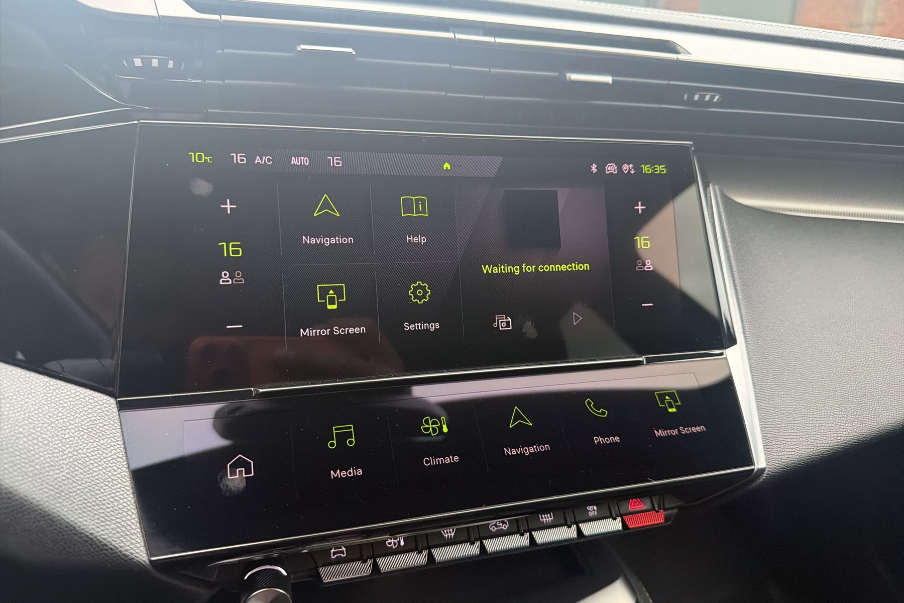 Peugeot 308 1.2 PureTech 130 GT Cockpit Kamera Navi Rattvärme 2023 - miniatyr 38