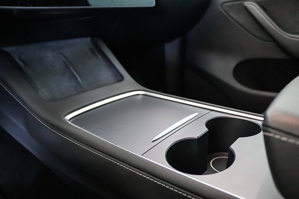 Tesla Model Y Performance 534hk Pano 1 Brukare Moms