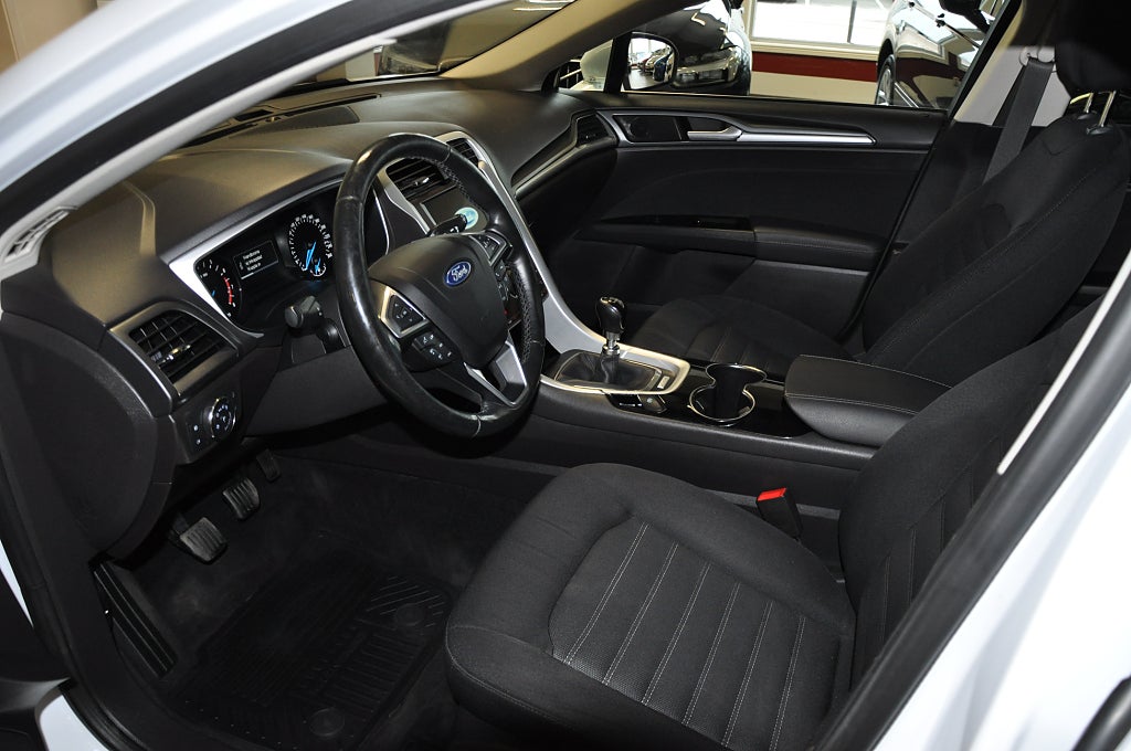 Ford Mondeo 2016 - miniatyr 13