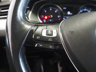 Kombi Volkswagen Passat 16 av 23
