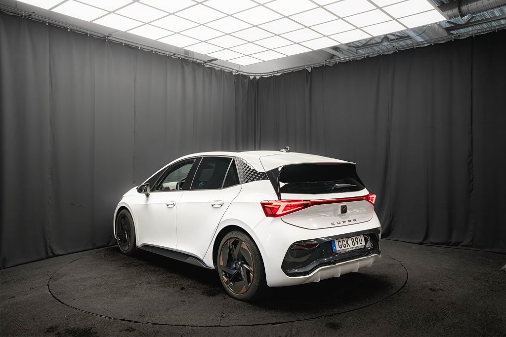 Cupra Born 58 PANORAMA KAMERA HUD 20'' PILOT M ADAPTIV-FART MOMS
