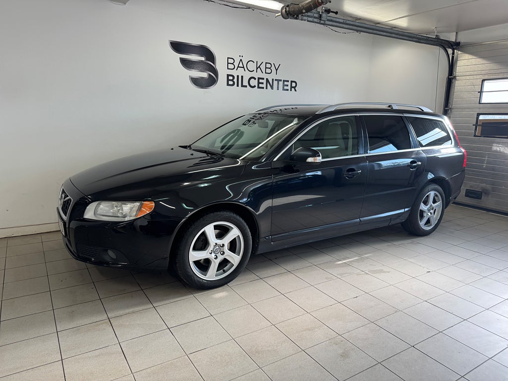 Volvo V70 D3 Geartronic Summum Dragkrok/Värmare/Nybesiktad 