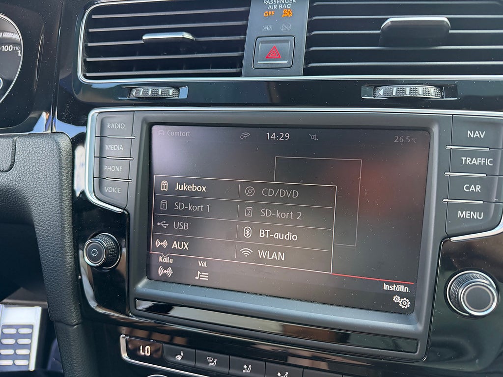 Volkswagen Golf R 2,0 TSI DSG 4Motion 300hk Milltek Panorama 2016, bild 30
