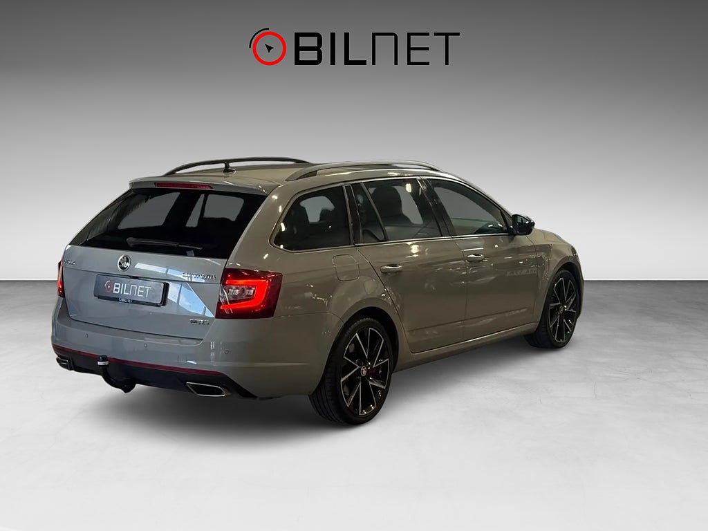 Skoda Octavia Kombi RS 2.0 TSI Canton Steel Grey Drag Värmare Cockpit