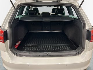 Volkswagen Golf Sportscombi 2.0 AWD R-Line S&V-hjul/Värmare