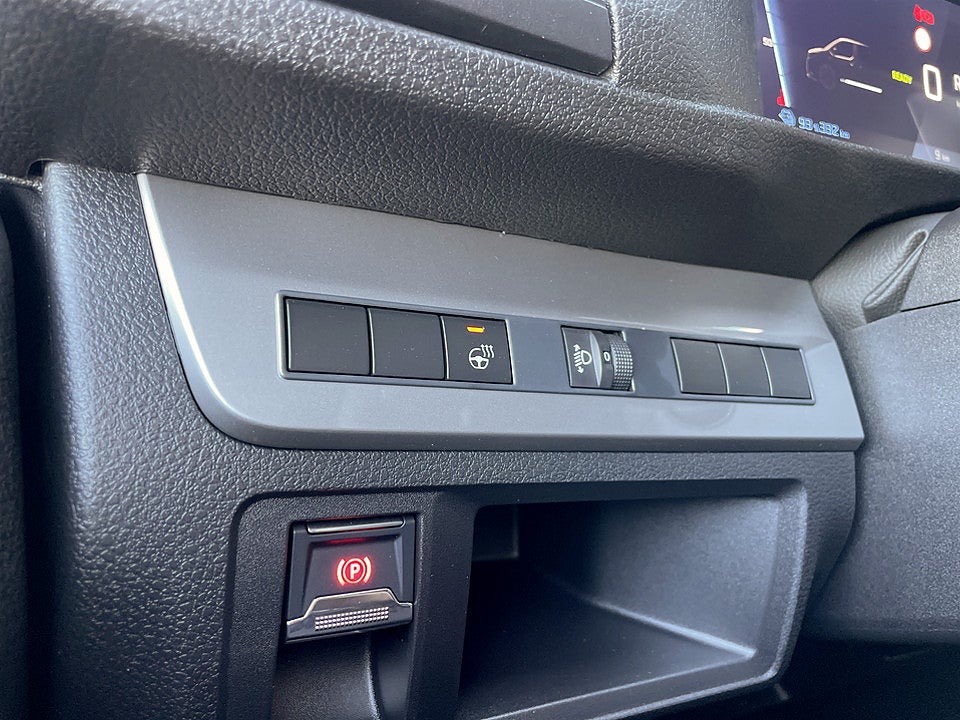 Bild på Peugeot e-Expert + L2 - EDITION! VÄRMARE & DRAGKROK INGÅR!